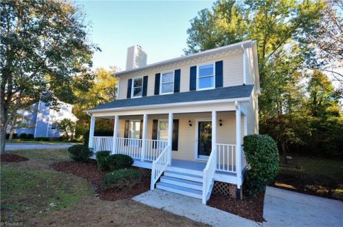 1 Gatehouse Ln, Greensboro, NC 27407-5400
