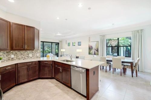 9433 Isla Bella Cir, Bonita Springs FL  34135-7276 exterior