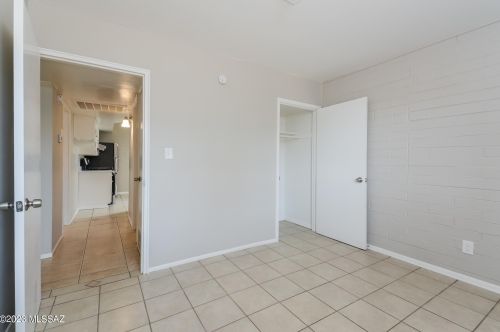 2801 Coconino Vis, Tucson AZ  85713-4005 exterior