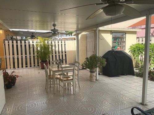 2773 54th St, Hialeah FL  33016-4083 exterior