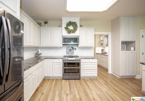 101 Legend Dr, Victoria TX  77904-3854 exterior