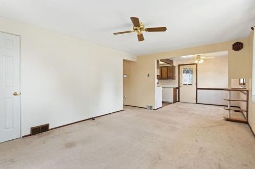 438 Violet Dr, New Kensington PA  15068-3340 exterior