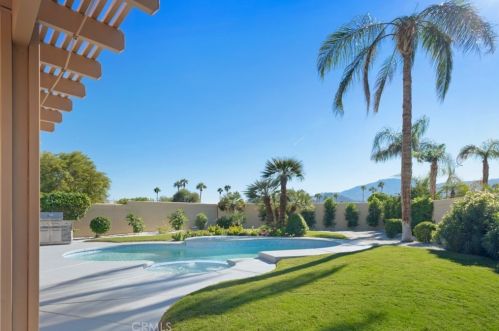 47965 Via Nice, La Quinta CA  92253-2158 exterior