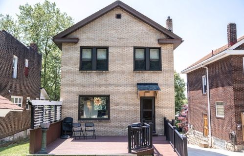 5547 Pocusset St, Pittsburgh, PA 15217-1912