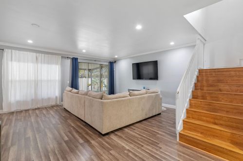 20725 3rd St, Hollywood, FL 33029-3517