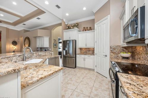 7240 Lantana Cir, Naples, FL 34119-9809