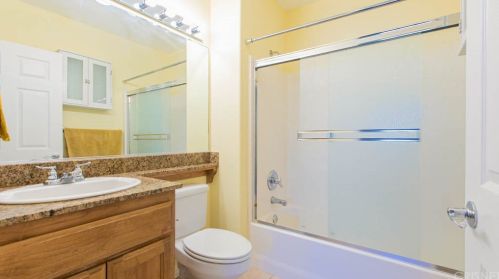 15728 Leadwell St, Van Nuys CA 91406-2537 exterior