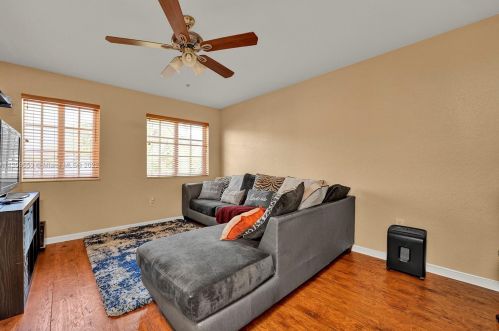 7970 20th St, Hollywood FL  33024-3667 exterior