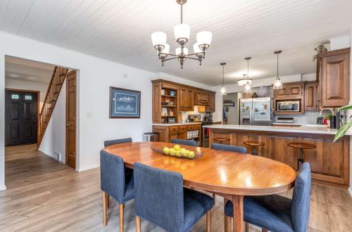 1266 Dover Ln, Green Bay, WI 54313-5891