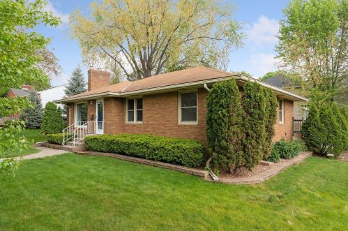 986 Fairview Ave, Saint Paul, MN 55116-2452