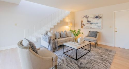 1069 Homestead Rd, Sunnyvale CA  94087-5156 exterior