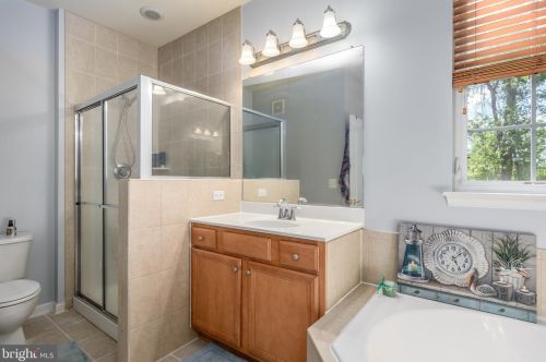 7100 Little Thames Dr, Gainesville VA  20155-4049 exterior