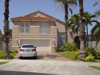 8228 158th Ave, Miami, FL 33193-5252