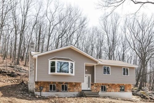 30 Kim Ln, Stormville, NY 12582-5305