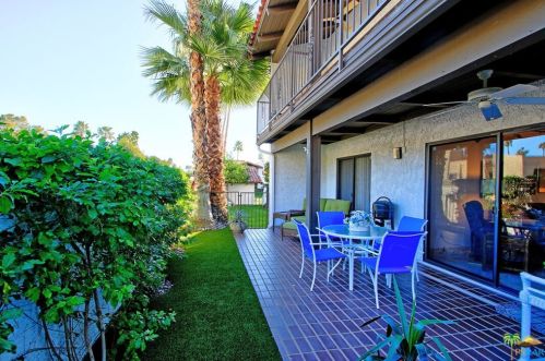 2230 Palm Canyon Dr, Palm Springs CA  92262-2834 exterior