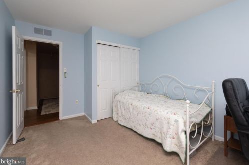 815 Dresher Woods Dr, Dresher PA  19025-1528 exterior