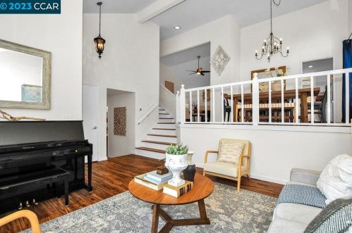 2563 Holly View Ct, Pacheco CA  94553-3457 exterior