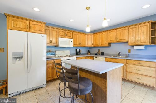 5 Pinyon Pine Cir, Wilmington DE  19808-1008 exterior