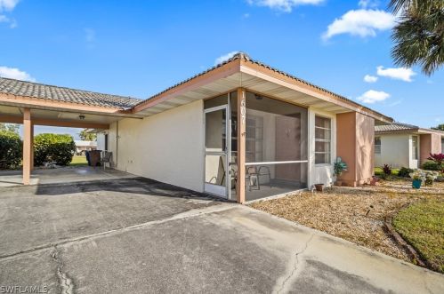 1607 Ridgecrest St, Lehigh Acres FL 33936-5843 exterior