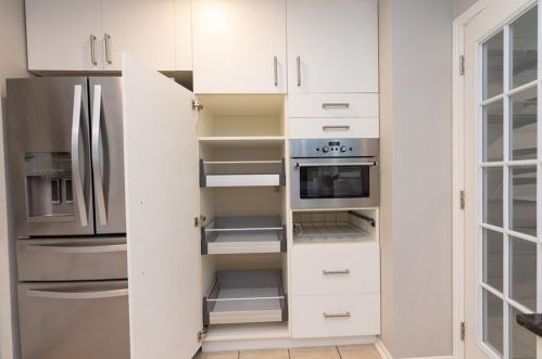 8016 Briarwood Ln, Austin TX 78757-6929 exterior