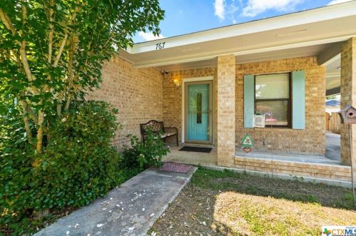 767 Mitchell Ave, Seguin TX  78155-6321 exterior