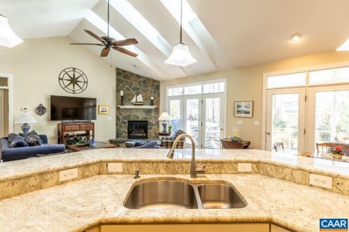 10 Mulligan Dr, Bybee VA  22963-2560 exterior