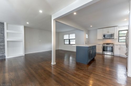 712 Golf Ter, Roselle NJ  07203-2431 exterior