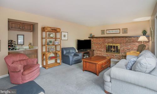 13 Beth Dr, Prospectville PA 19002-1930 exterior