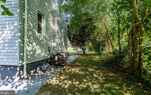 156 Riverview Dr, New Castle DE  19720-2732 exterior