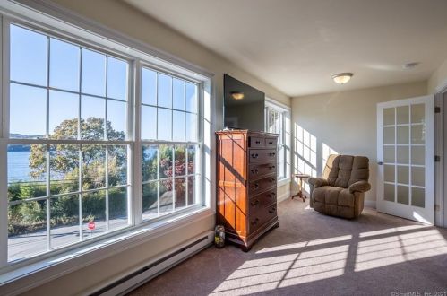 611 Military Hwy, Groton CT 06340-2468 exterior