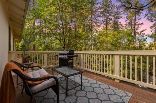 11726 Upper Circle Dr, Grass Valley CA  95949-6666 exterior