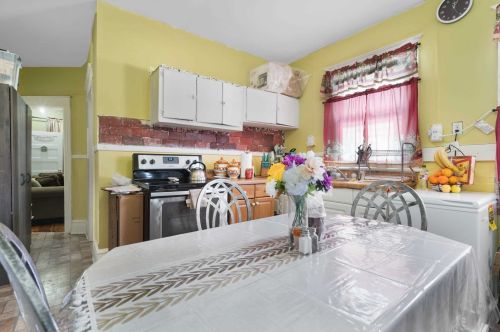 33 Manitou Ave, Poughkeepsie NY  12603-2731 exterior