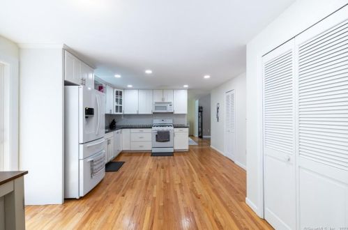 20 Del Prado Dr, Bristol CT  06010-2333 exterior