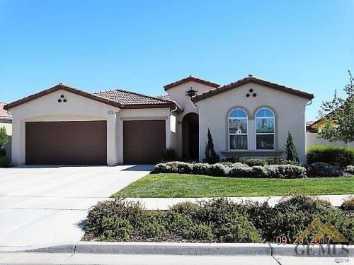 9903 Vale Royale Dr, Bakersfield, CA 93306-7581