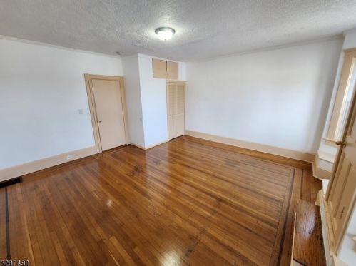 212 Main St, Ridgefield Park NJ  07660-1620 exterior