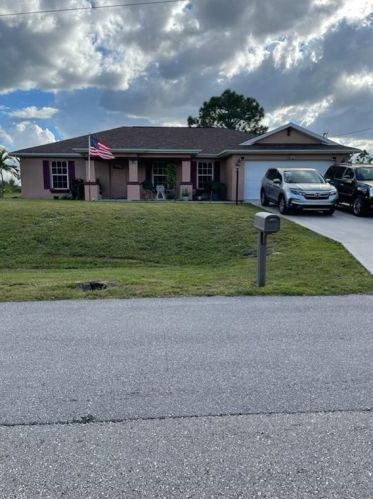 318 Pinehurst Ave, Lehigh Acres, FL 33974-0441