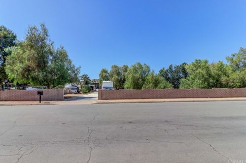 17460 Owl Tree Rd, Riverside, CA 92504-9402