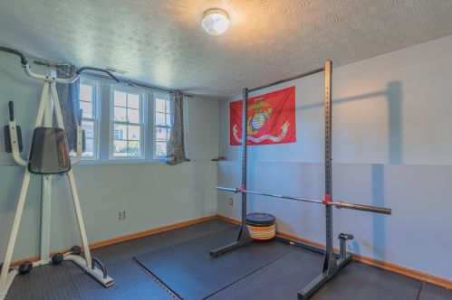 458 Ripple Crk Dr, Covington KY 41018-2694 exterior