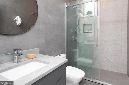 2037 Locust St, Philadelphia PA  19103-5613 exterior