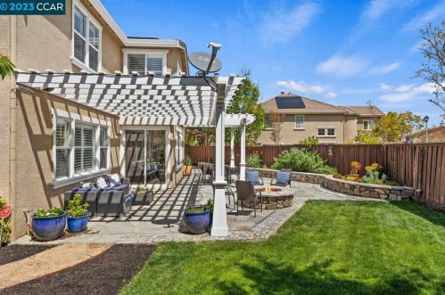 952 Maplegate Ct, Concord CA  94521-5450 exterior