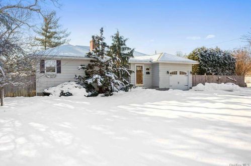 34 Nelson Ave, Blue Point, NY 11715-1228