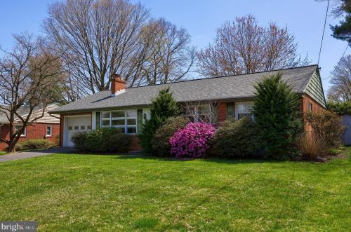 1602 Vista Rd, Lancaster, PA 17601-5049