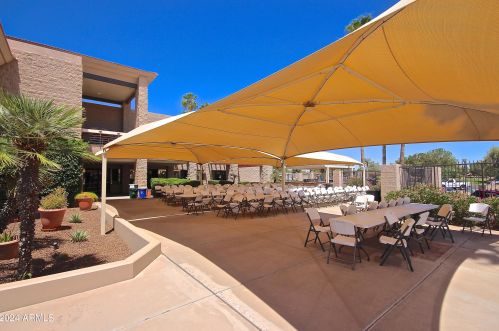 1717 Lindrick Dr, Chandler AZ 85249-5033 exterior