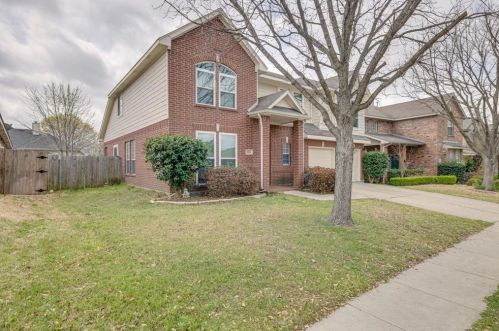 5112 White Hills Dr, Fort Worth, TX 76137-3932