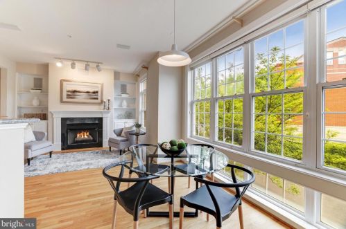 12158 Chancery Sta Cir, Herndon VA 20190-5803 exterior