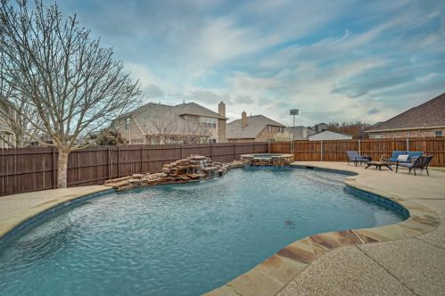 4214 Spring Lake Pkwy, Midlothian, TX 76063-5861