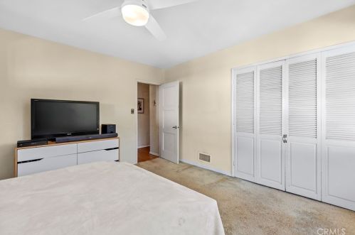 3870 Carpenter Ave, North Hollywood CA  91604-3729 exterior