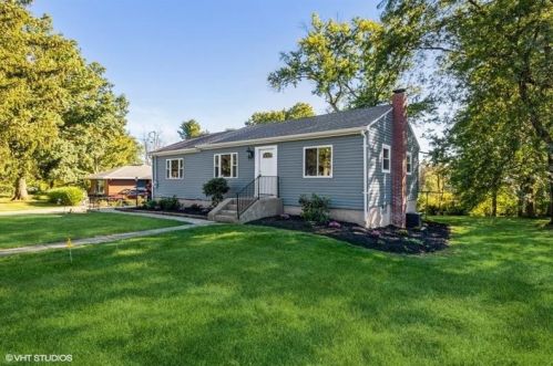 121 Giles Dr, Beaver Falls, PA 15010-1031