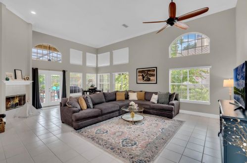 1235 Glencrest Dr, Lake Mary FL  32746-4306 exterior