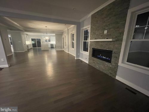 6912 Westlawn Dr, Falls Church VA  22042-2653 exterior